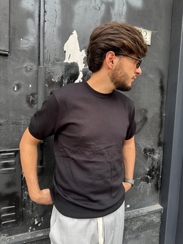 Maglia in filo BASIC nera